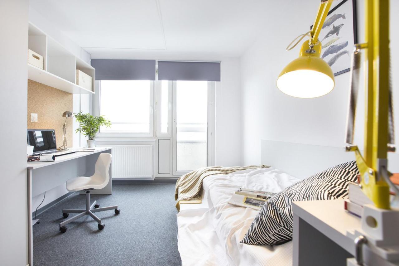 Chillout Dorm Poznan Aparthotel Bagian luar foto