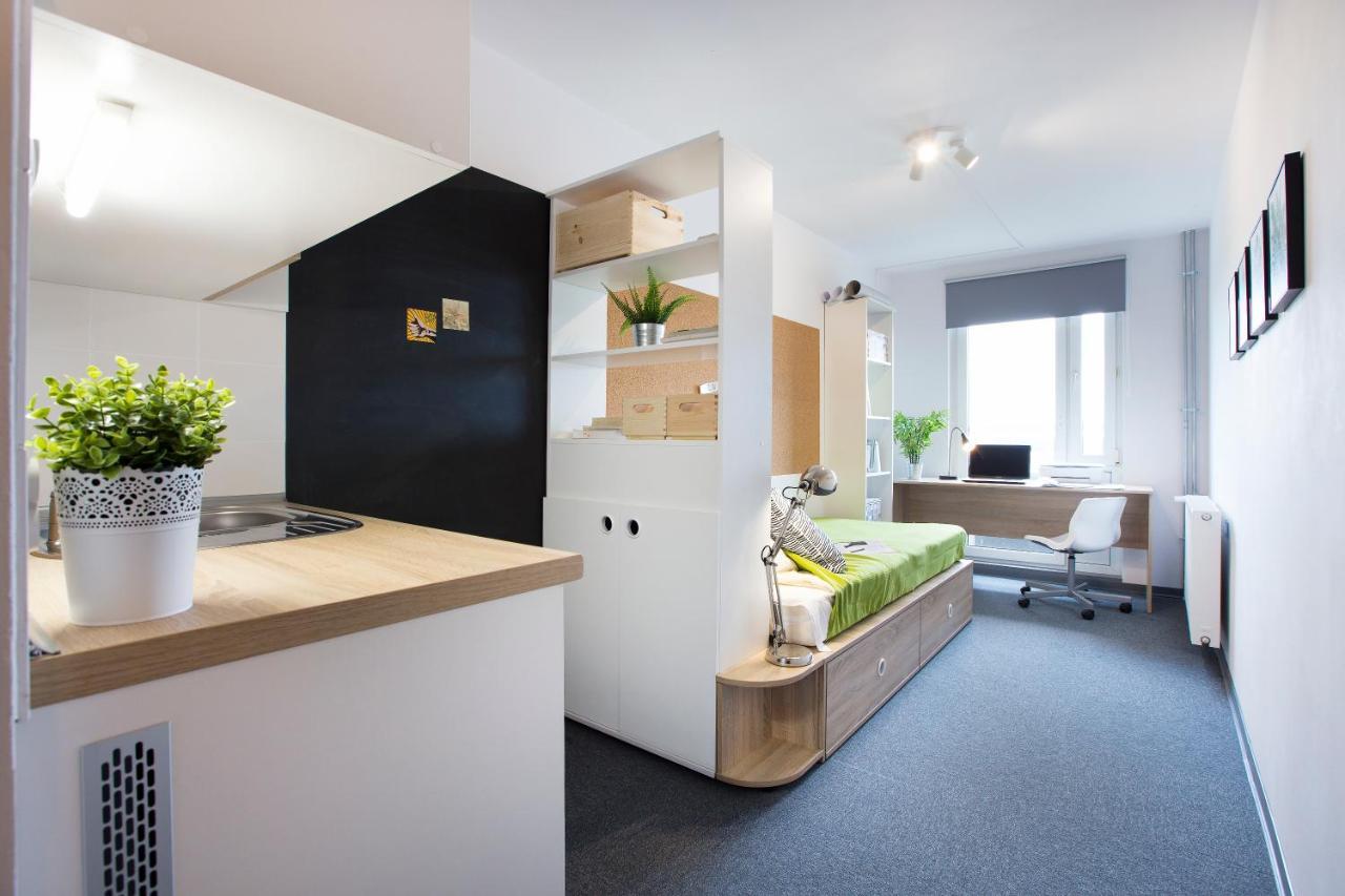 Chillout Dorm Poznan Aparthotel Bagian luar foto